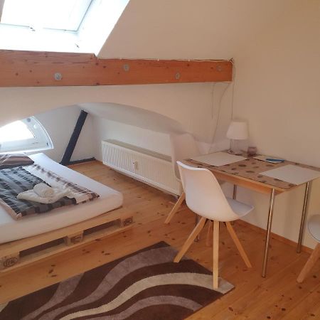 Hotel, Ferienwohnung, Zimmer 巴特德里堡 外观 照片